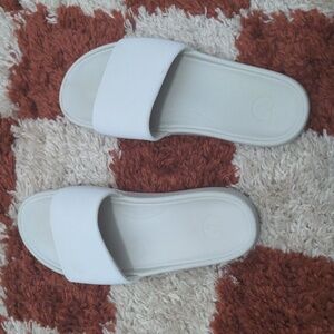 Lululemon slides 9 cream Like new